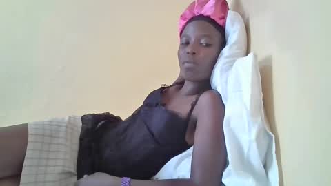 Snapshot of pretty_petite_ebony chatting on March 2025 01:20:01 PM pretty_petite_ebony online show from March 2025 01:20:01 PM