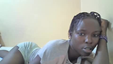 Snapshot of pretty_petite_ebony chatting on March 2025 07:05:02 AM pretty_petite_ebony online show from March 2025 07:05:02 AM