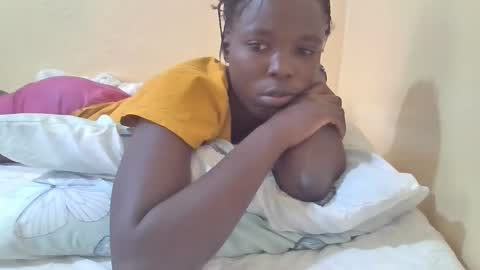 Snapshot of pretty_petite_ebony chatting on March 2025 08:13:01 AM pretty_petite_ebony online show from March 2025 08:13:01 AM