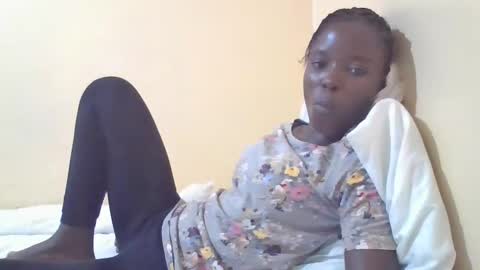 Snapshot of pretty_petite_ebony chatting on March 2025 10:02:02 PM pretty_petite_ebony online show from March 2025 10:02:02 PM