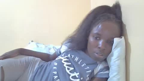 Snapshot of pretty_petite_ebony chatting on March 2025 04:46:01 PM pretty_petite_ebony online show from March 2025 04:46:01 PM