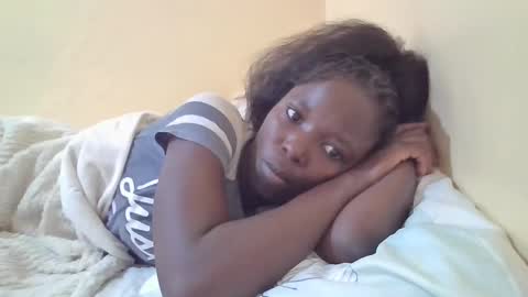 Snapshot of pretty_petite_ebony chatting on March 2025 08:30:02 AM pretty_petite_ebony online show from March 2025 08:30:02 AM