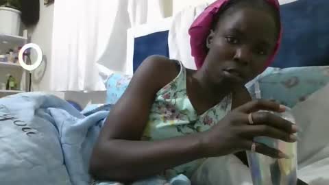 Snapshot of pretty_petite_ebony chatting on September 2025 07:57:02 PM pretty_petite_ebony online show from September 2025 07:57:02 PM