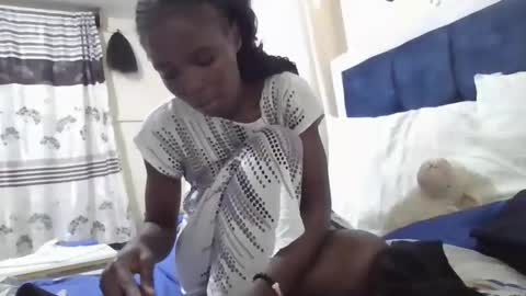 Snapshot of pretty_petite_ebony chatting on October 2025 02:15:01 PM pretty_petite_ebony online show from October 2025 02:15:01 PM