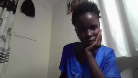 Snapshot of pretty_petite_ebony chatting on October 2025 01:42:02 AM pretty_petite_ebony online show from October 2025 01:42:02 AM
