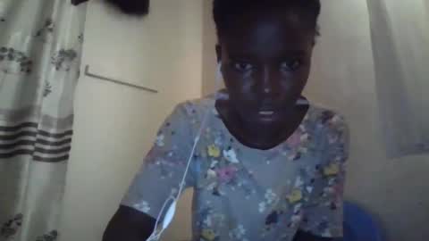 Snapshot of pretty_petite_ebony chatting on November 2025 05:31:01 AM pretty_petite_ebony online show from November 2025 05:31:01 AM