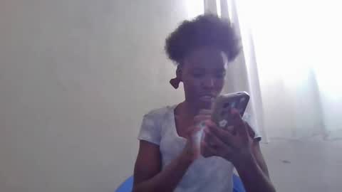 Snapshot of pretty_petite_ebony chatting on November 2025 12:15:02 PM pretty_petite_ebony online show from November 2025 12:15:02 PM