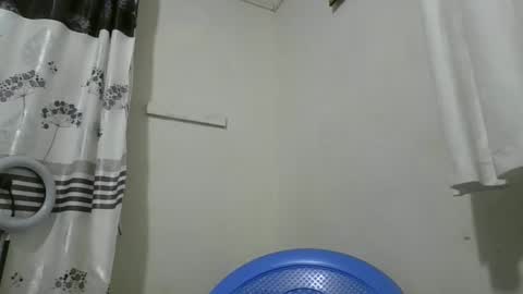 Snapshot of pretty_petite_ebony chatting on November 2025 09:31:01 PM pretty_petite_ebony online show from November 2025 09:31:01 PM