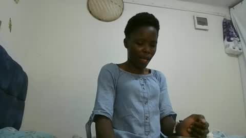 Snapshot of pretty_petite_ebony chatting on November 2025 09:58:01 PM pretty_petite_ebony online show from November 2025 09:58:01 PM