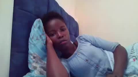 Snapshot of pretty_petite_ebony chatting on November 2025 02:17:02 PM pretty_petite_ebony online show from November 2025 02:17:02 PM