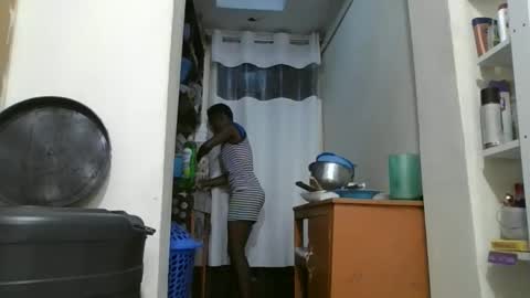 Snapshot of pretty_petite_ebony chatting on November 2025 06:57:01 AM pretty_petite_ebony online show from November 2025 06:57:01 AM