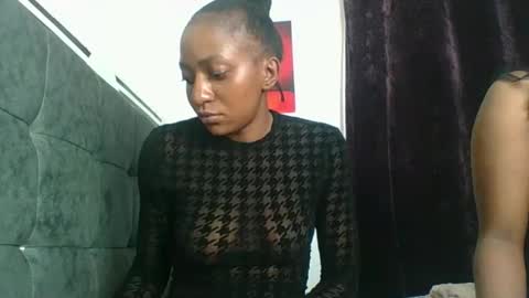 Snapshot of pretty_tiny chatting on November 2025 08:42:02 PM pretty_tiny online show from November 2025 08:42:02 PM