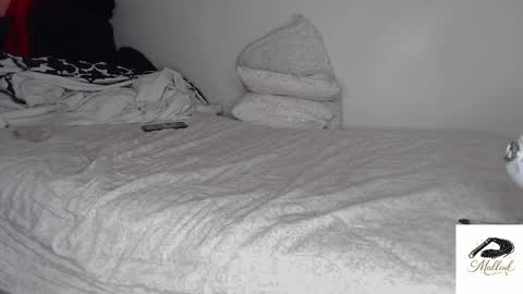Snapshot of prettyandpeachy chatting on April 2026 10:09:02 PM Mistress Mallad online show from April 2026 10:09:02 PM