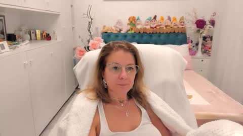 Snapshot of prettyblackeyes chatting on October 2025 09:03:01 PM wilma online show from October 2025 09:03:01 PM