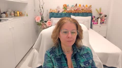 Snapshot of prettyblackeyes chatting on January 2026 07:11:02 AM wilma online show from January 2026 07:11:02 AM