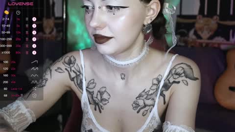 Violet online show from December 2024 12:05:01 PM