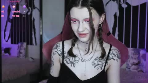 Violet online show from March 2025 12:41:01 PM