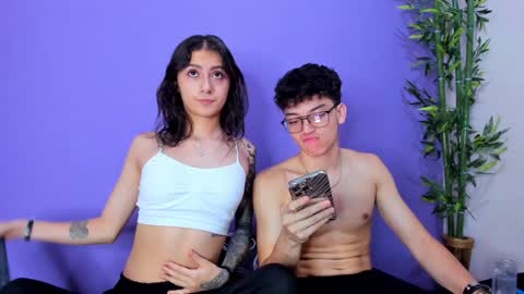 Snapshot of prettybunnies08 chatting on January 2025 01:53:01 AM Enzo Denis online show from January 2025 01:53:01 AM