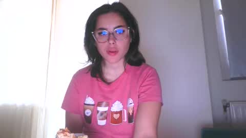 prettyjulliette online show from October 2025 02:23:02 PM