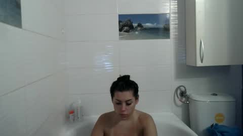 prettyjulliette online show from November 2025 02:05:02 PM