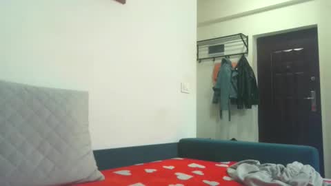 prettyjulliette online show from December 2025 05:31:02 PM