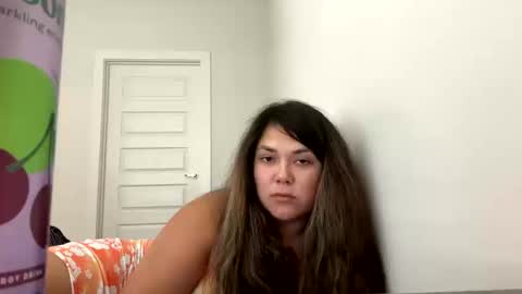 Snapshot of prettylatinamomma01 chatting on October 2025 08:29:02 PM prettylatinamomma01 online show from October 2025 08:29:02 PM