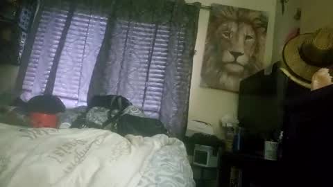 Snapshot of prettylips3 chatting on January 2025 03:18:02 PM Mona Red online show from January 2025 03:18:02 PM