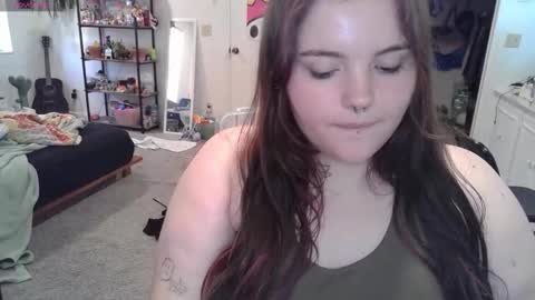 Snapshot of prettypearl123 chatting on October 2025 08:58:01 PM pretttypearl online show from October 2025 08:58:01 PM