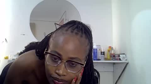 Snapshot of prettysmallsquiter chatting on May 2026 07:14:02 AM apple online show from May 2026 07:14:02 AM