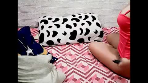 Snapshot of prettysmilepinay chatting on January 2025 11:30:01 PM Mae online show from January 2025 11:30:01 PM