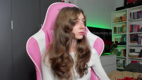 Sophie  next stream will be at Monday  i will wait you guys  online show from October 2025 07:12:02 AM