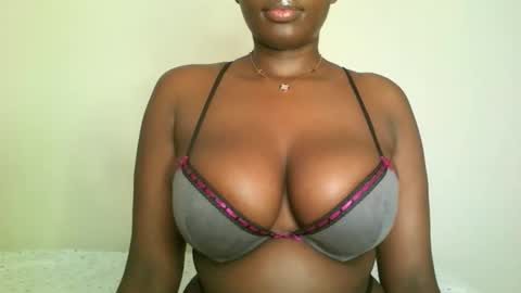 prettyvishy online show from April 2026 07:07:01 AM