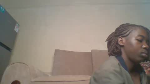 Snapshot of prettyzuzu chatting on September 2025 05:31:02 AM prettyzuzu online show from September 2025 05:31:02 AM