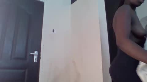 prettyzuzu online show from October 2025 09:54:02 AM