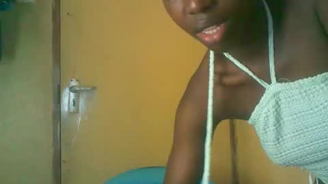 prettyzuzu online show from November 2025 08:30:02 AM