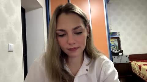 Amelia online show from November 2025 06:41:01 PM