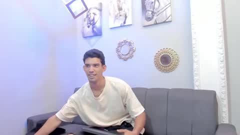 prince_arthur77 online show from March 2025 03:40:02 PM