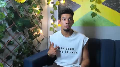 prince_arthur77 online show from October 2025 02:13:01 PM