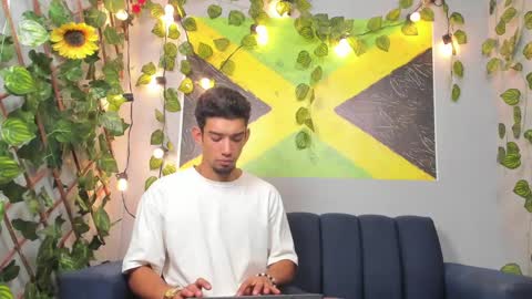 prince_arthur77 online show from November 2025 02:51:01 PM