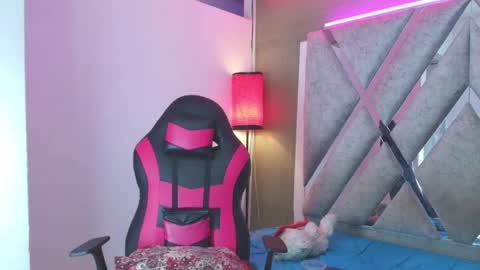 prince_arthur77 online show from April 2026 01:01:02 PM