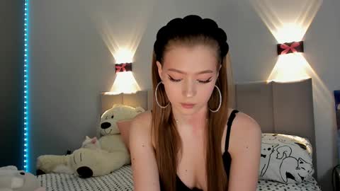 Princess Diana online show from February 2025 10:32:01 PM