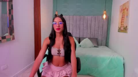 Mia online show from May 2026 02:28:01 AM