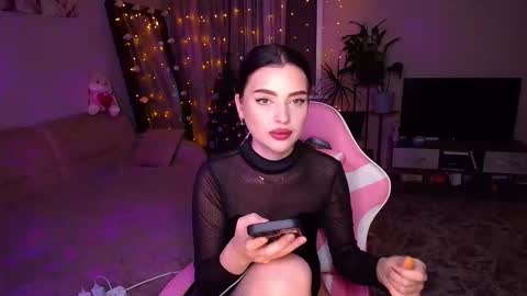princessamira1 online show from December 2025 04:35:02 PM