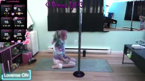 Snapshot of princesstyff chatting on February 2026 02:03:02 PM Tyff et Blast online show from February 2026 02:03:02 PM