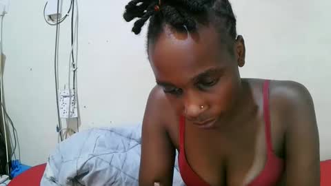 Snapshot of pritty_amber chatting on April 2026 09:39:33 PM pritty_amber online show from April 2026 09:39:33 PM