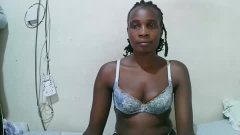 Snapshot of pritty_amber chatting on May 2026 02:22:01 PM pritty_amber online show from May 2026 02:22:01 PM