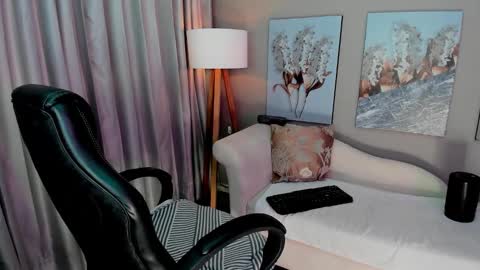 Priya Rose online show from November 2025 06:09:02 PM