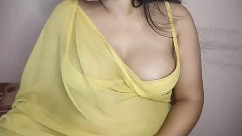 priyu_ online show from November 2025 10:21:01 AM