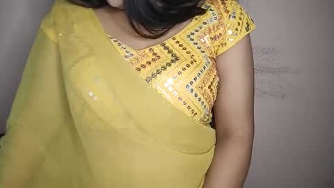 priyu_ online show from December 2025 03:06:01 PM