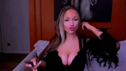 Snapshot of project_barbara chatting on March 2025 09:42:01 AM Barbara online show from March 2025 09:42:01 AM